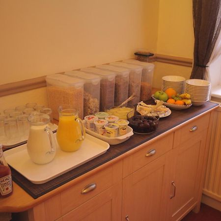 The Dales Bed and Breakfast Harrogate Esterno foto