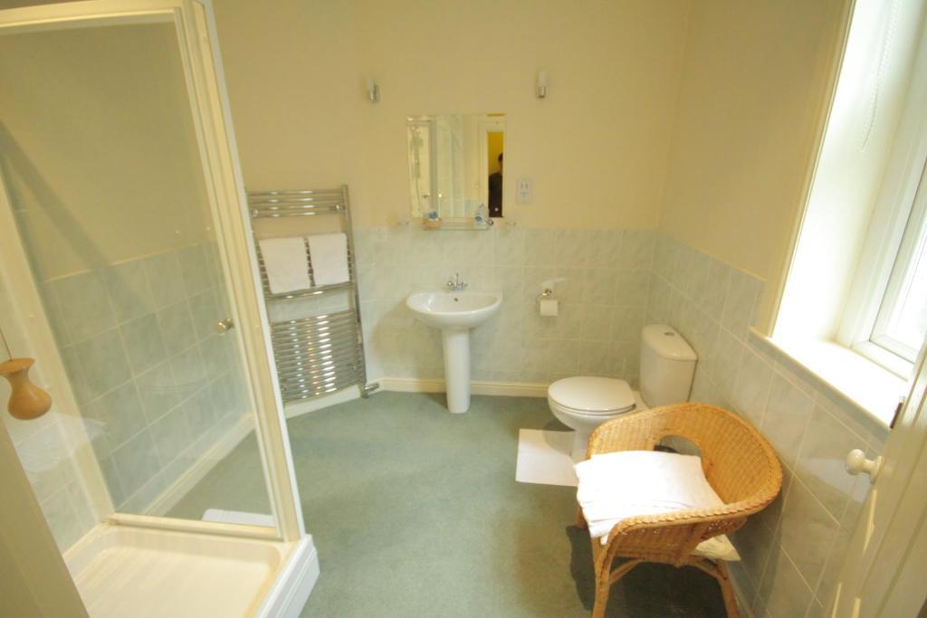 The Dales Bed and Breakfast Harrogate Esterno foto