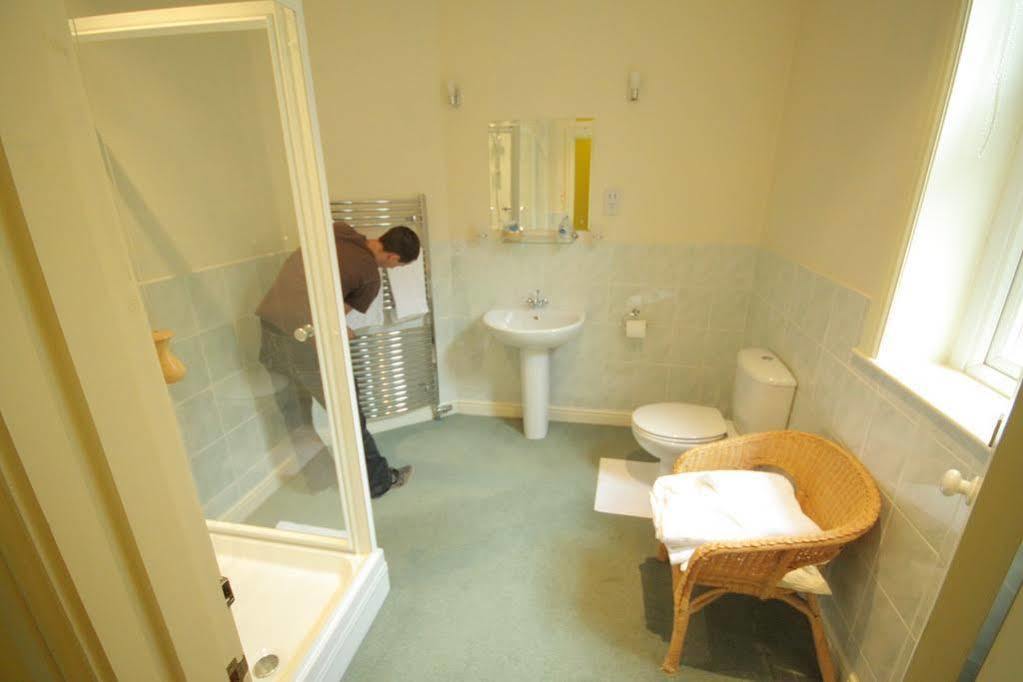 The Dales Bed and Breakfast Harrogate Esterno foto